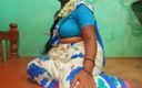 Priyanka priya: Тамільська тітонька Пріянка показує пизду в сільському будинку