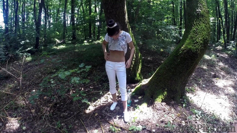 Love 2 Piss: Pissing in the Woods