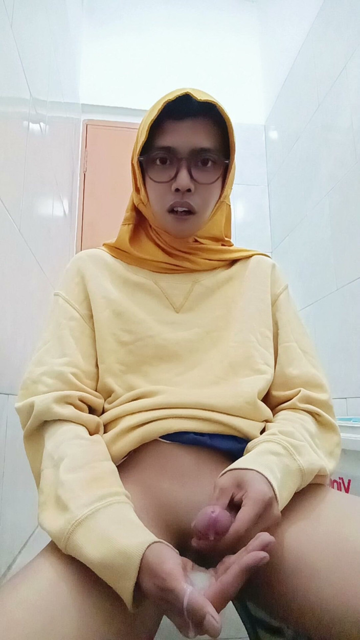 MaureenNadh: Hijab Asian Femboy Public Masturbate at Office Toilet