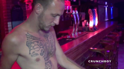 Raw French Bad boys: Soumise par un mauvais garçon dans l'arrière-salle à Paris