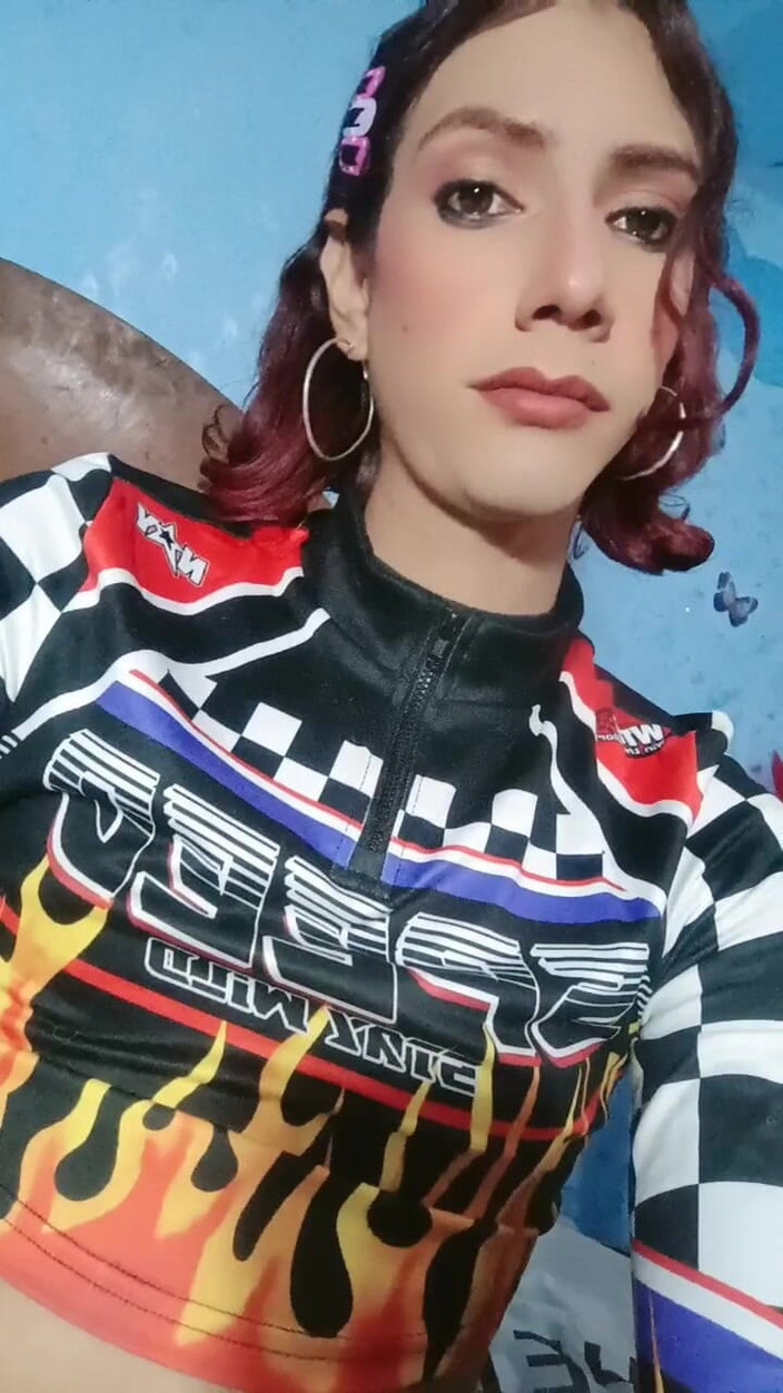 Femboy from Colombia: 우리는 당신을 섬기기 위해 여기 있습니다
