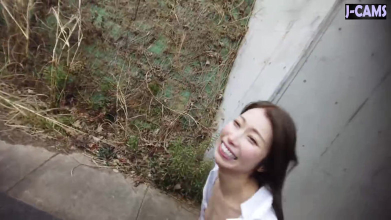 J-Cams: Hravá výživová poradka s dlouhým jazykem vás pomalu škádlí zlomyslným úsměvem ep. 2