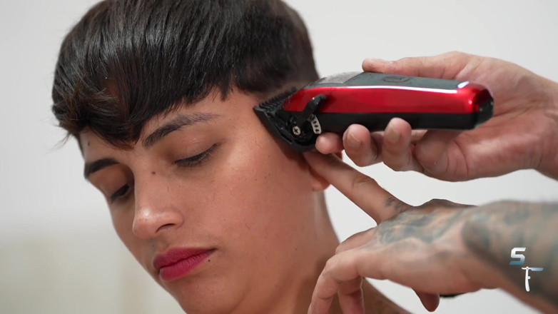 Shave Flix: Karolina