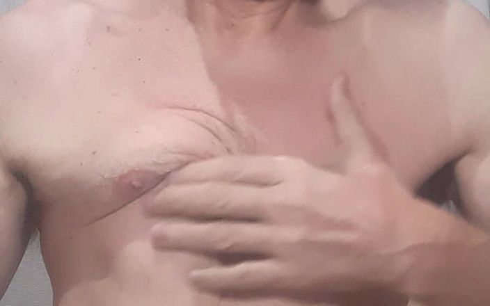 Big uncut hard cock: 吮吸我亲吻我用乳头舔我的坚硬奶子，我是一个非常有天赋的人。