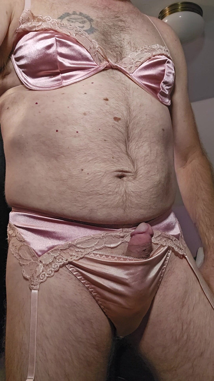 Fantasies in Lingerie: ピンクの射精ショット