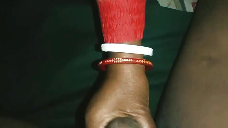 Ankit: インディアンデジビレッジランディおばさん手コキ射精ビデオ