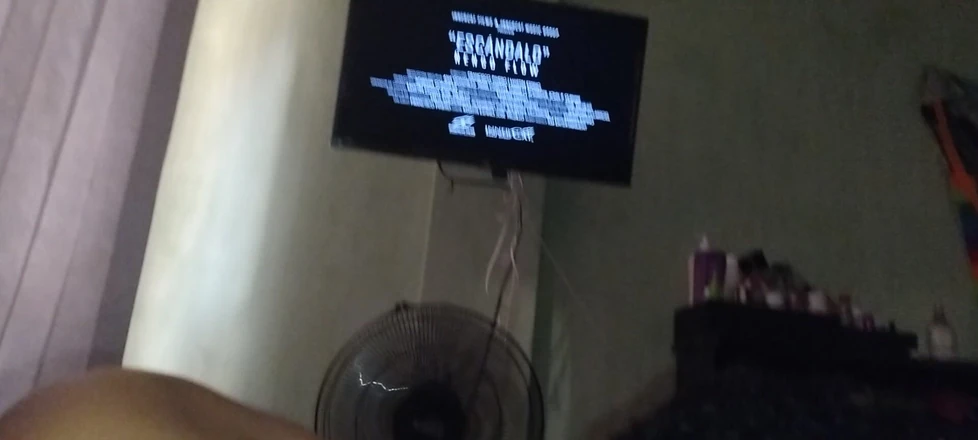 AngyAmazon: Young 18yo Learning How to Eat a Mature Pussy