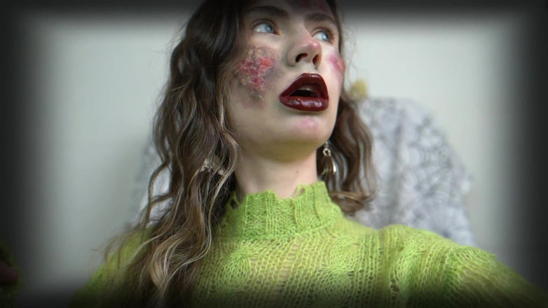 Rarible Diamond: Faminto beijo de menina zumbi