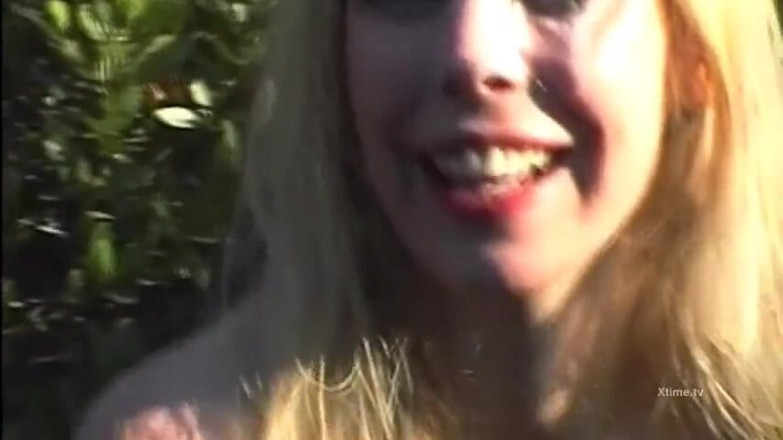 Monster Cocks: Blondynki loszki tyłek zerżnięte w międzyrasową orgię
