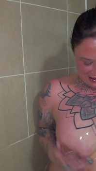 4 MILFs in a Shower