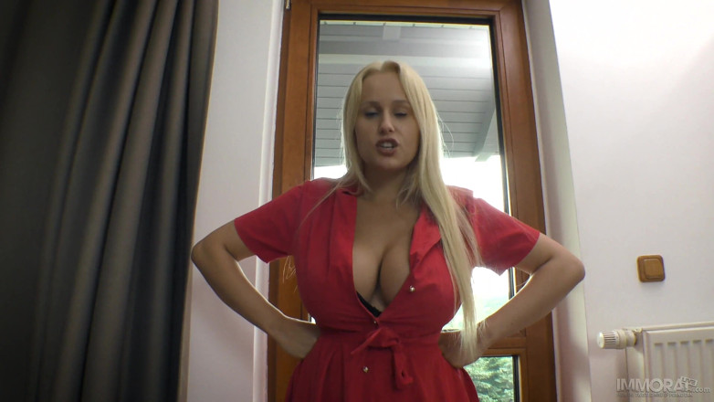 Immoral Live: Macecha Angel Wicky stříká po celém nevlastním synovi