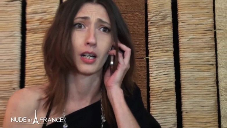Nude in France: Sexy 30-jarige brunette slet met kleine tieten krijgt haar kont geneukt...