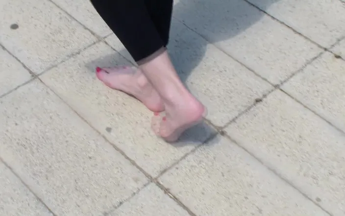 Spaingirl Natalie: Shoeplay