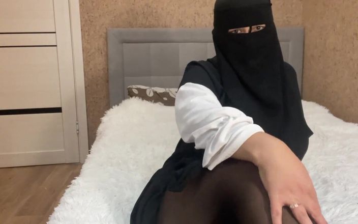 Lux Eva: Syrian Stepmom Gives Jerk off Instructions to Her Stepson