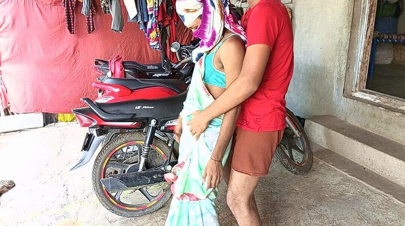 Indian Hijraji: Il vicino e venditore di banane ha fatto del gran...