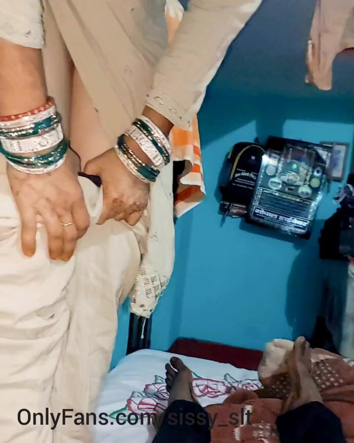 Sissy and hotwife: Küçük yaraklı kadın kılıklı büyük vajinalı ateşli evli kadın