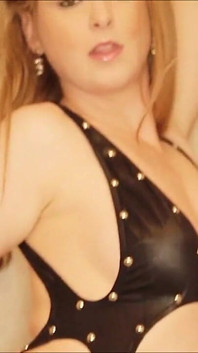 Sensual Sunny Lane solo no chuveiro!