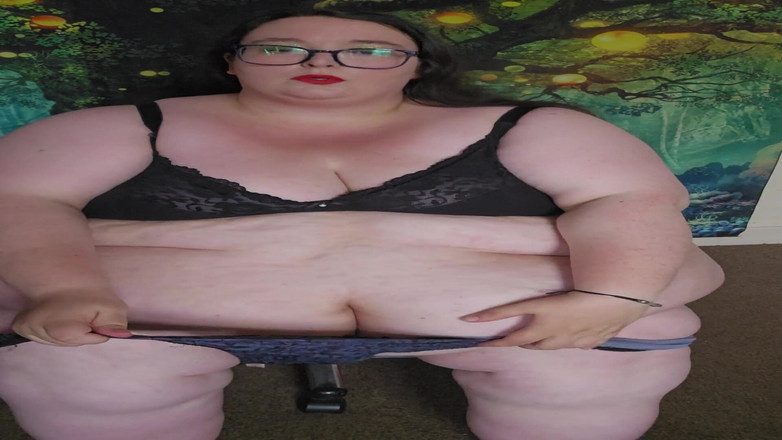 SSBBWLadyBrads: SSBBWが服を着る