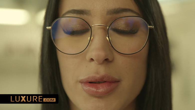 Luxure: Fantasi Lola Bellucci