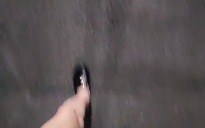 Taiwancdgirl: Going Out with a Dildo and No Underwear.