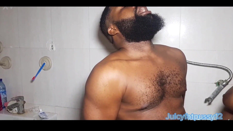 Juicy fat pussy: Juicyfatpussy12: Krok Ojciec pieprzyć przyrodnią córkę pod prysznicem