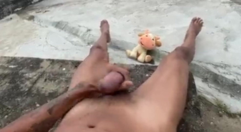 arabeputo: 在后院缓解压力的射精