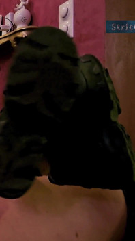 Sheela Sinner, a Footstool Sweet Smelly Shoes, meias suadas parte 1