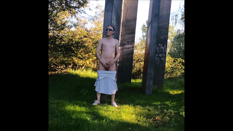 Slut Bella: 자연에 정액