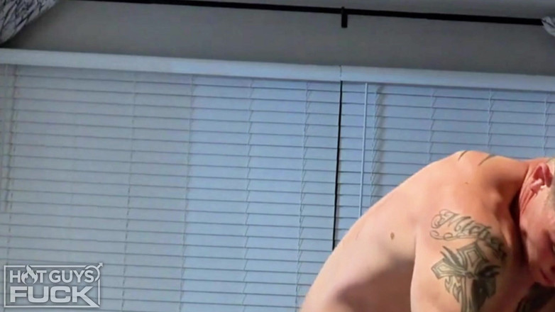 Hot Guys Fuck: Sexy! Připojení sexy páru k zhlédnutí. Poskakování zadku.