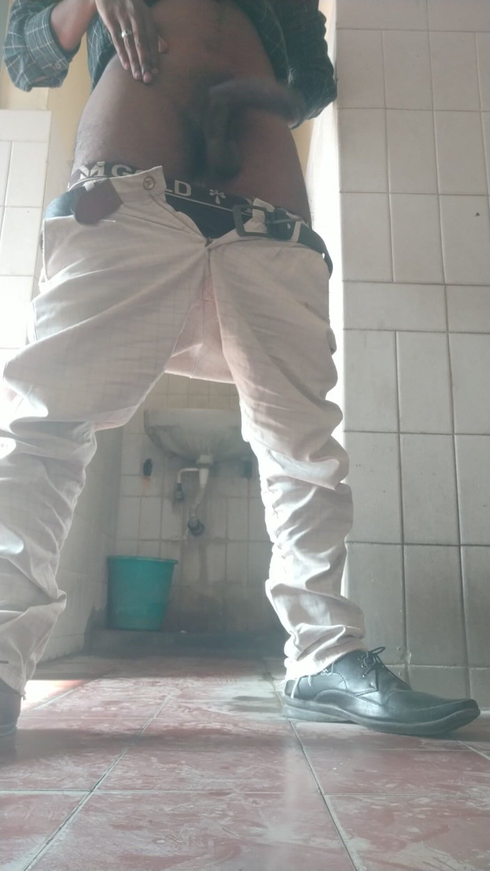 Tamil10inchesbbc: Tamil10inches grote zwarte lul kijk eens