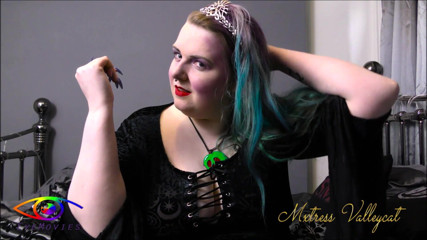 Mxtress Valleycat: Blauwe chromen nagels
