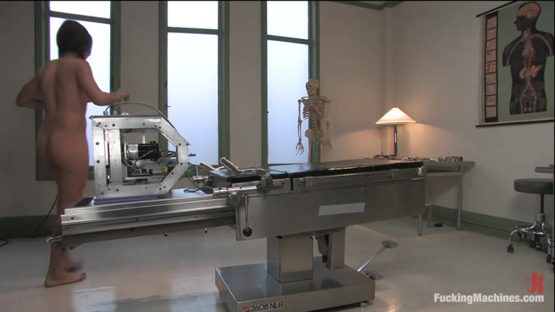 Fucking Machines by Kink: Alicia Tease - miembro de fuckingmachines convertido en modelo