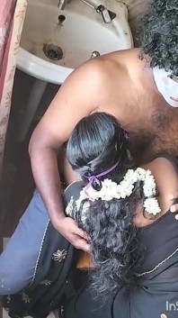 Tamil koppel tieten zuigen romantiek