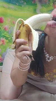 Video Menghisap Pisang Khas Hidupkan Anda