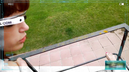 THAGSON: Pasangan berkongkek di luar rumah semasa mereka merakam segala-galanya dengan...