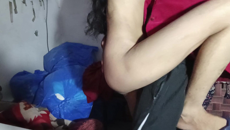 Sexysavita21: Gadis cantik desi menikmati mengisap kontol