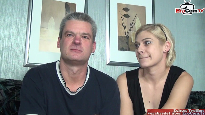 EroCom: Il marito condivide la sua moglie bionda milf in un...