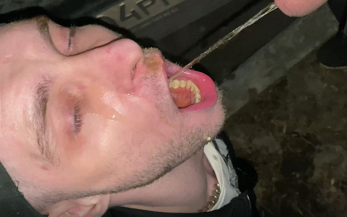 KinkySirius: Nachttaximan neukt hard en pist op leren fietser