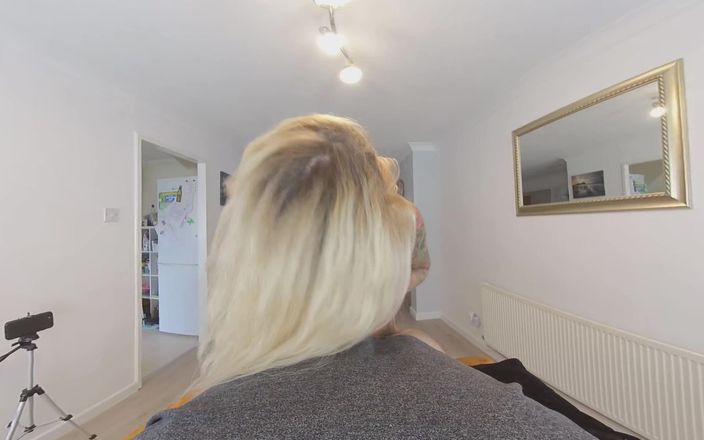 Jimmy Draws VR: Scarlett Love - Photographer Blowjob
