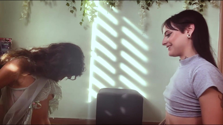 Alina Svetlana: Sodomie lesbienne amateur