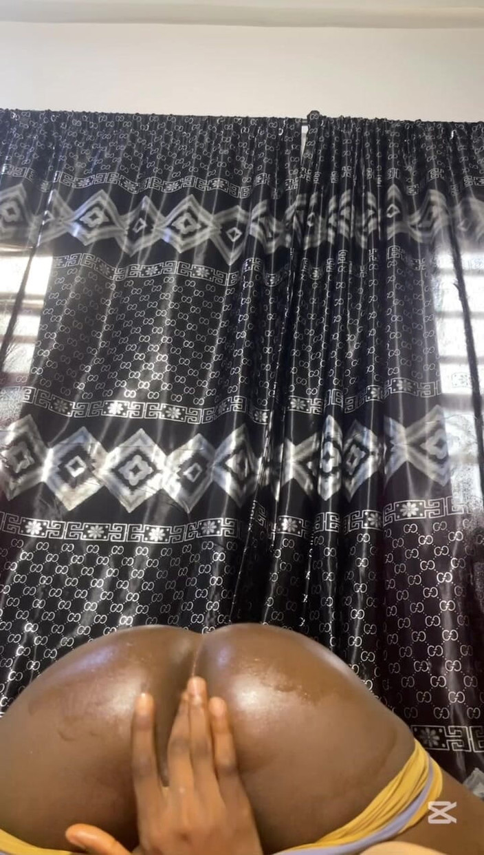 Aded-Toxic: Sexy Twink Allein Zu Hause Wird Frech 1