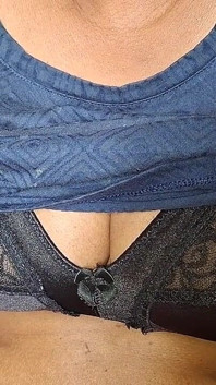 La miLF asiatica non può resistere al bisogno di un video virale