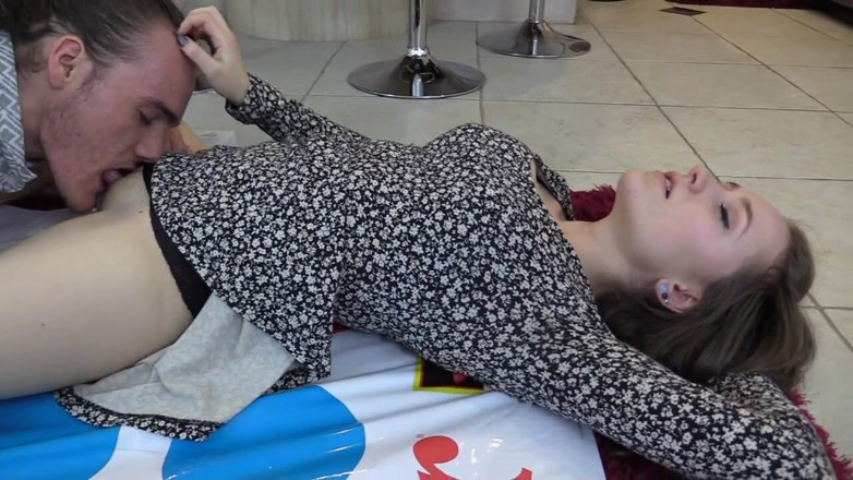 Lizzie Love: Twister surprise sex