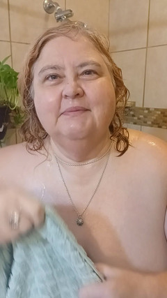 BBW nurse Vicki adventures with friends: Handicap Sestřička se sprchuje etc