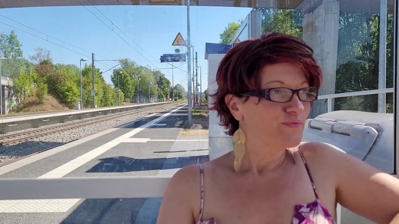 Popp Sylvie: Di stesen kereta api