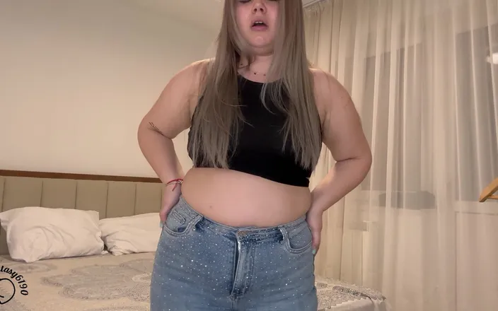 Your fantasy studio: Front View Tight Jeans Farts
