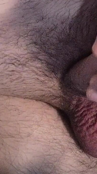 아름다운 로마 음경 앞에서 카메라를 이용한 아름다운 손잡이