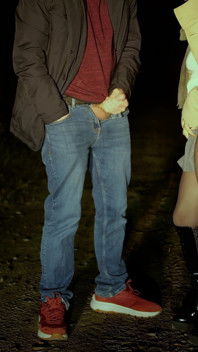 Un străin incredibil m-a prins masturbându-mă într-un parc