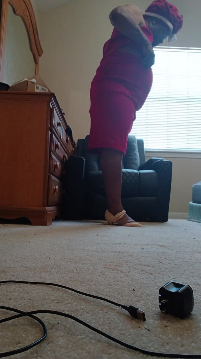 DURABLE PAPYRUS93: Rode jurk travestiet travestiet