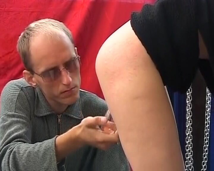 German amateur couples: Puta alemana azotada y encerada recibe un facial después de...